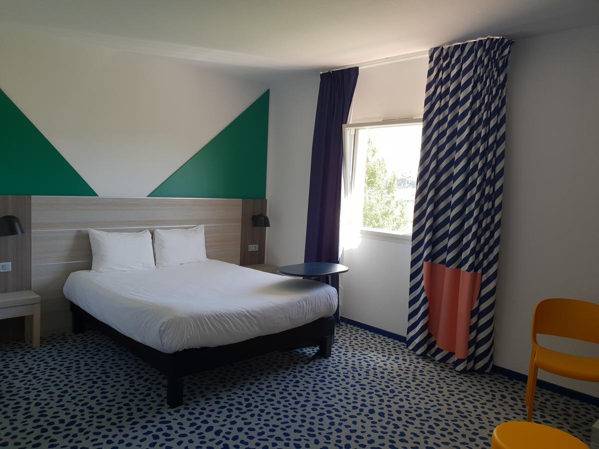 Отель Ibis Styles Marseille Plan De Campagne Ле-Пенн-Мирабо Экстерьер фото