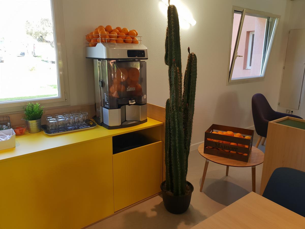 Отель Ibis Styles Marseille Plan De Campagne Ле-Пенн-Мирабо Экстерьер фото